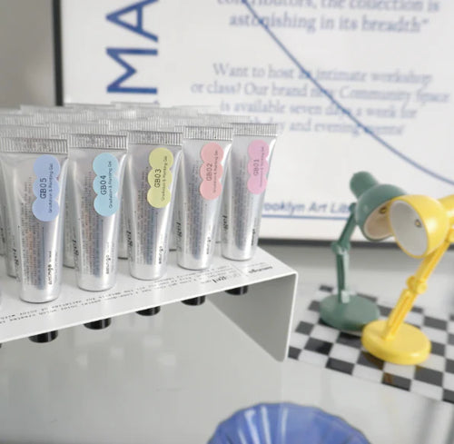【Amingo / 受注販売(9月中旬前後納期)】Chuseok event Amingo tube gel stand / WHITE